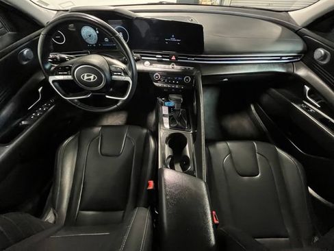 Used 2024 Hyundai Elantra Limited FWD image 17