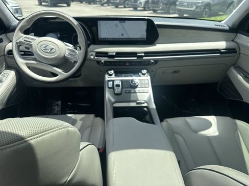 Certified 2025 Hyundai Palisade Calligraphy AWD/4WD image 16
