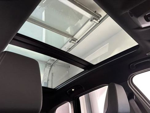 Used 2025 BMW X1 xDrive28i w/ Technology Package image 16