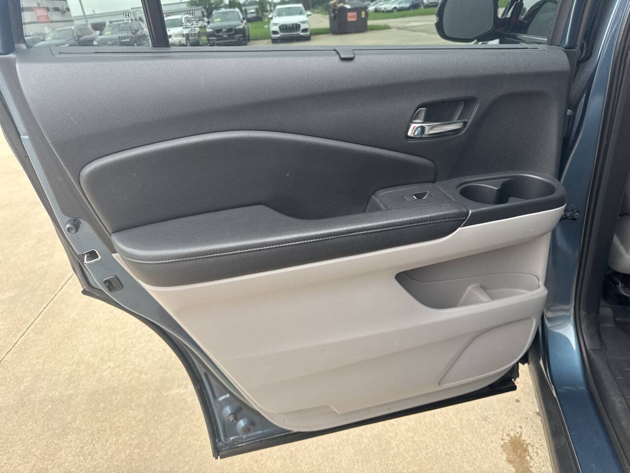 Used 2016 Honda Pilot Touring image 27