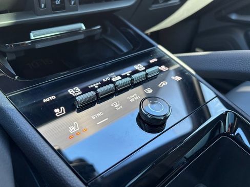 Certified 2025 Porsche Cayenne image 22