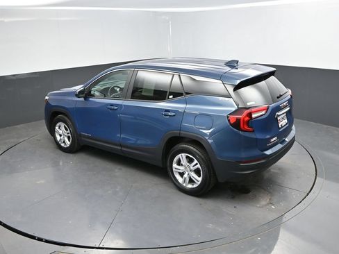 Used 2024 GMC Terrain SLE AWD/4WD image 30