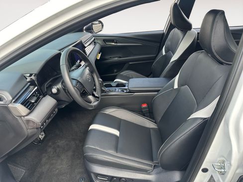 New 2026 Toyota Camry Hybrid image 9