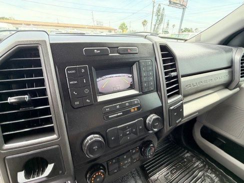 Used 2021 Ford F250 XL w/ STX Appearance Package RWD image 19