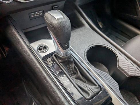 Used 2025 Nissan Altima 2.5 SV FWD image 12