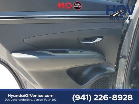 Certified 2024 Hyundai Tucson SEL w/ Convenience Package FWD image 17