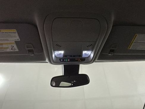 Used 2023 GMC Terrain SLE w/ Driver Convenience Package FWD image 25
