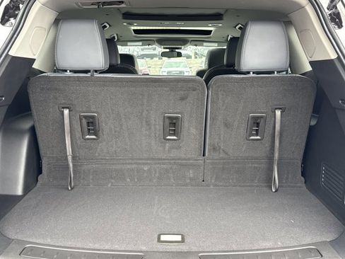 Used 2020 Buick Enclave Essence w/ LPO, Luxury Package image 11