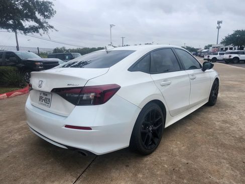 Used 2025 Honda Civic Sport image 3