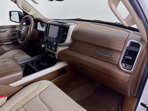 Used 2019 RAM 1500 Laramie AWD/4WD image 33