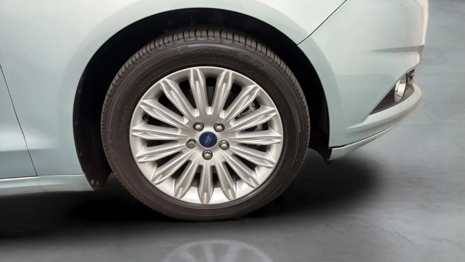 Used 2013 Ford Fusion Energi Titanium FWD image 26