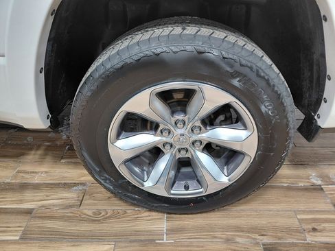 Used 2022 RAM 1500 Limited w/ Body Color Bumper Group image 17