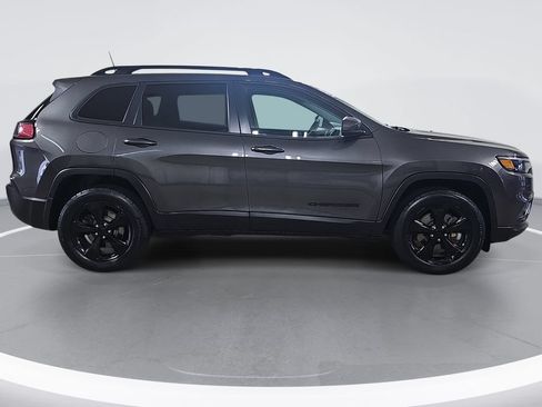 Used 2020 Jeep Cherokee Latitude Plus AWD/4WD image 2