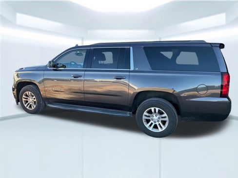 Used 2018 Chevrolet Suburban LT image 12