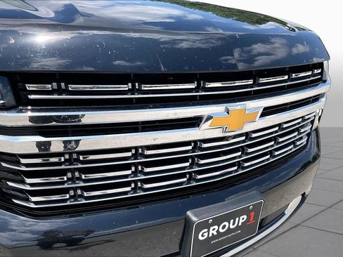 Used 2023 Chevrolet Suburban Premier AWD/4WD image 30