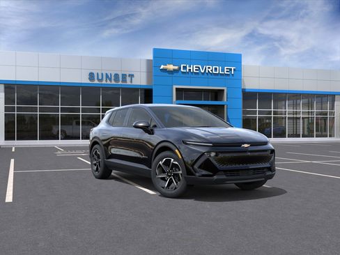 New 2026 Chevrolet Equinox EV LT w/ Comfort Package FWD image 1