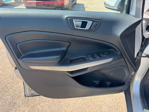 Used 2018 Ford EcoSport Titanium w/ Titanium Cold Weather Package AWD/4WD image 11