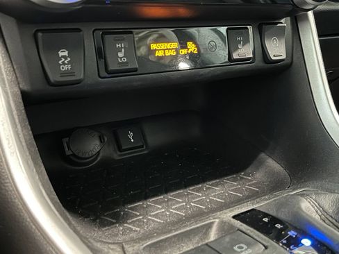 Used 2022 Toyota RAV4 XLE w/ Convenience Package AWD/4WD image 24