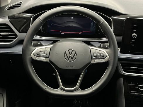 New 2026 Volkswagen Taos SEL AWD/4WD image 9