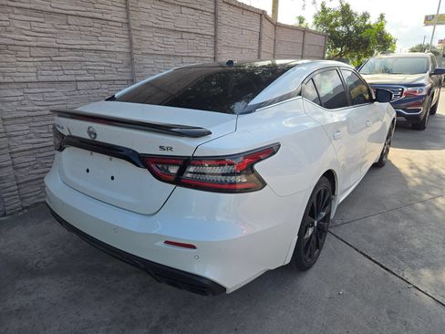 Used 2021 Nissan Maxima SR w/ Sport Mat Group FWD image 3
