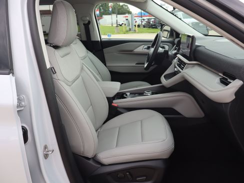 New 2026 Ford Explorer Active w/ Active Comfort Package AWD/4WD image 14
