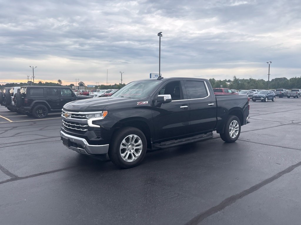 Used 2023 Chevrolet Silverado 1500 LTZ AWD/4WD image 4