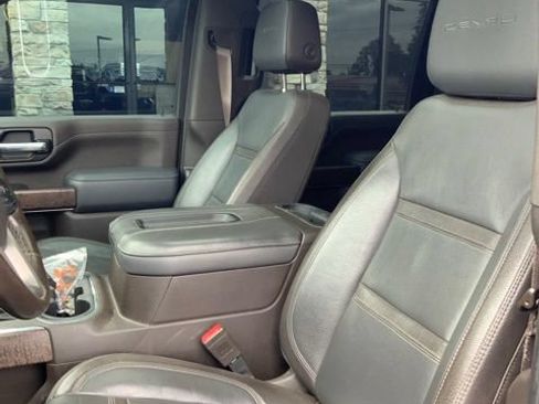 Used 2021 GMC Sierra 3500 Denali w/ Denali Black Diamond Edition AWD/4WD image 9