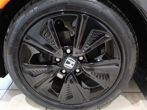 Used 2018 Honda Civic EX image 13