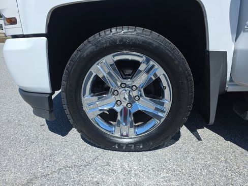 Used 2018 Chevrolet Silverado 1500 Custom w/ Trailering Package AWD/4WD image 20