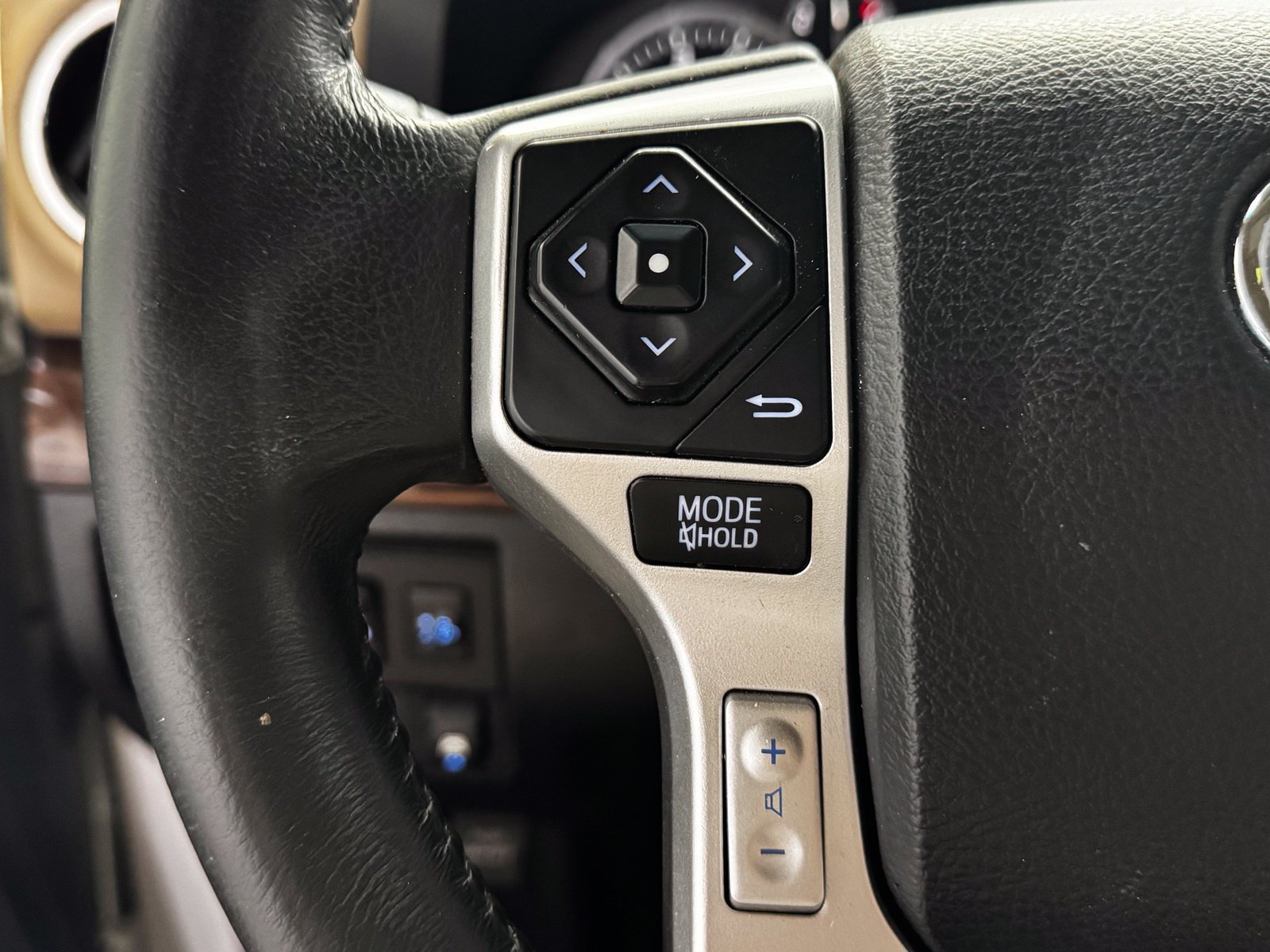 Used 2017 Toyota Tundra Limited AWD/4WD image 21