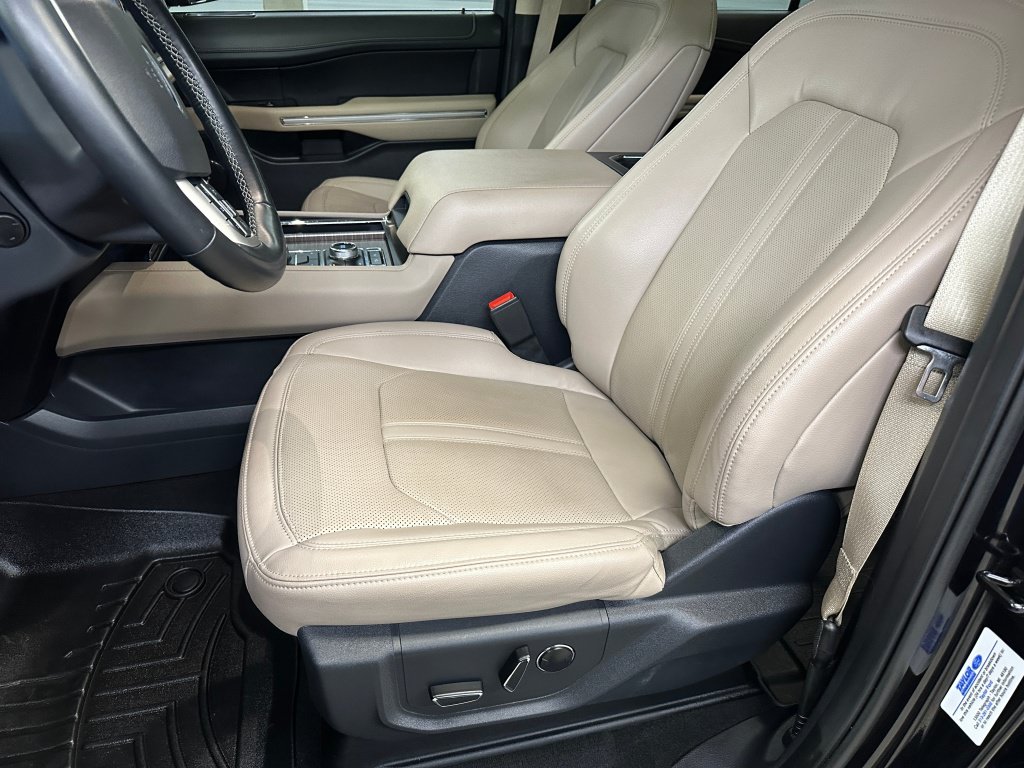 Used 2024 Ford Expedition Limited AWD/4WD image 5