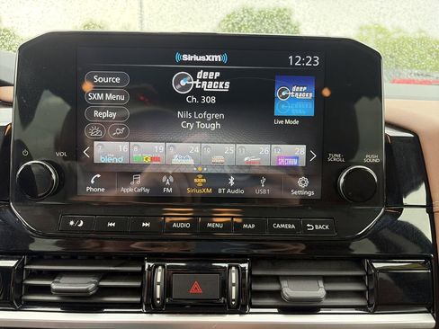 Used 2023 Nissan Pathfinder Platinum AWD/4WD image 22