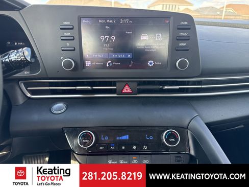 Used 2023 Hyundai Elantra SEL image 19