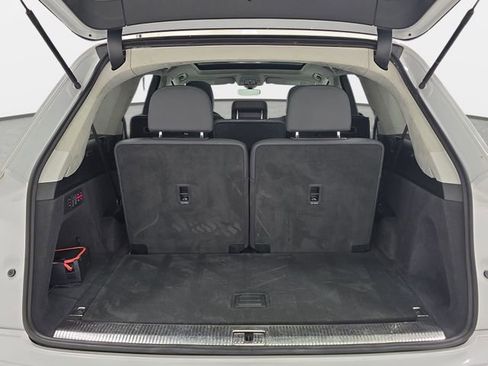 Used 2019 Audi Q7 3.0T Prestige w/ Prestige Package AWD/4WD image 34