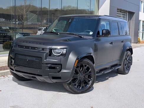 New 2026 Land Rover Defender 110 image 2