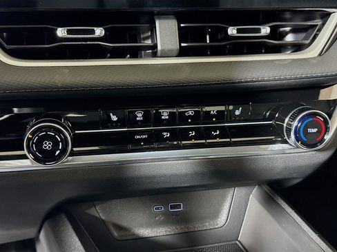 New 2026 Chevrolet Equinox LT FWD image 10
