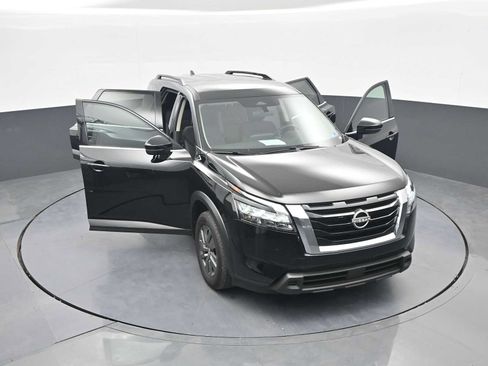 Used 2025 Nissan Pathfinder SV AWD/4WD image 43