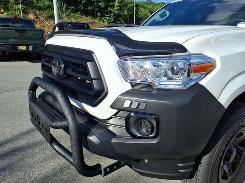 Used 2022 Toyota Tacoma SR RWD image 4