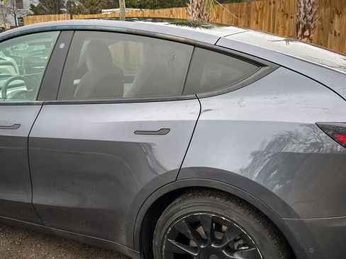 Used 2021 Tesla Model Y Long Range image 5