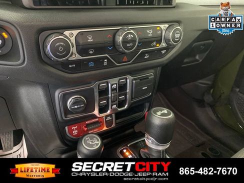Used 2024 Jeep Wrangler Unlimited AWD/4WD image 22