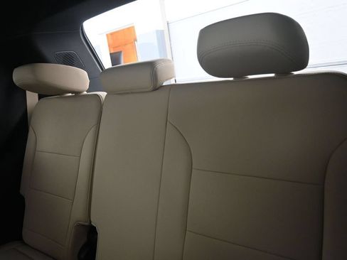 Used 2026 Buick Enclave Preferred w/ Power Package FWD image 34