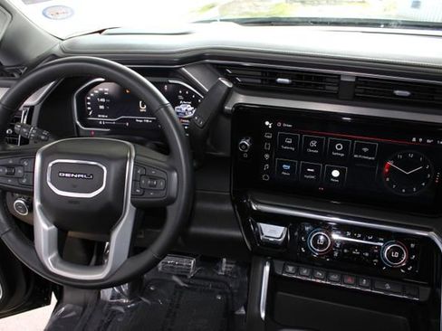 Used 2024 GMC Sierra 2500 Denali w/ Denali Reserve Package image 29