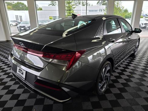 New 2026 Hyundai Elantra Limited FWD image 3