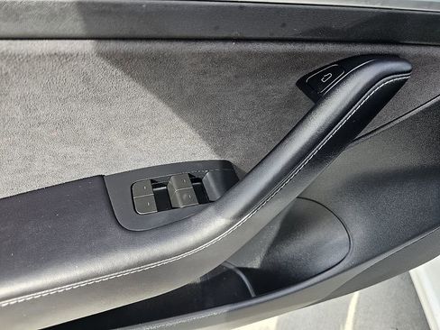 Used 2023 Tesla Model 3 Standard Range image 26