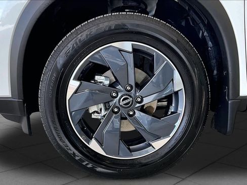 Used 2026 Nissan Rogue SV FWD image 10