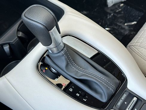 New 2026 Honda HR-V LX image 18