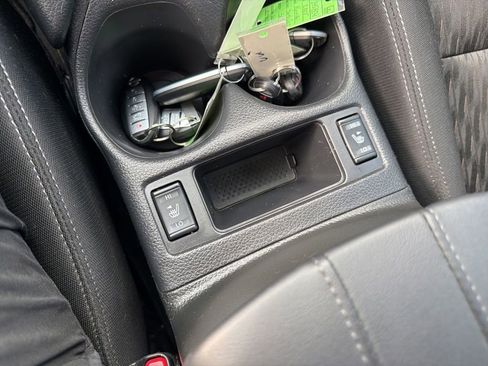 Used 2018 Nissan Rogue SV w/ Premium Package image 26