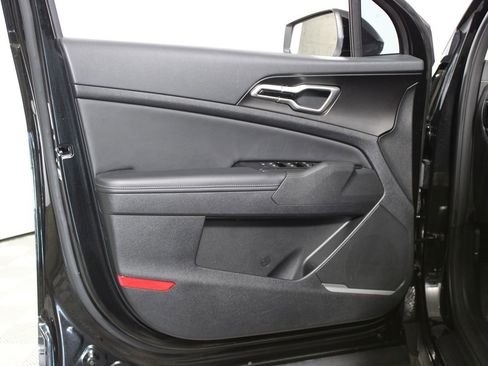 Used 2023 Kia Sportage EX image 5