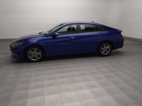 Used 2021 Hyundai Elantra SEL w/ Cargo Package FWD image 2