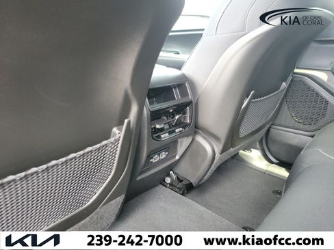 Used 2025 Jeep Grand Cherokee Laredo X RWD image 13